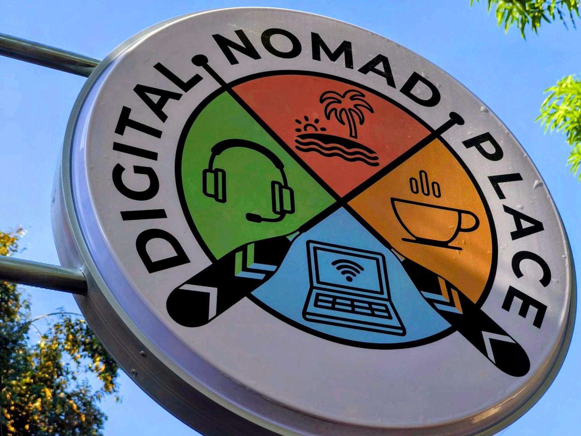 Digital Nomad Place - City Center โกรอน ภายนอก รูปภาพ